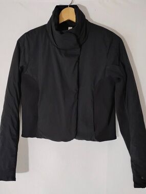 Lululemon Sleek City Jacket in Black. Size: XS. Like New.